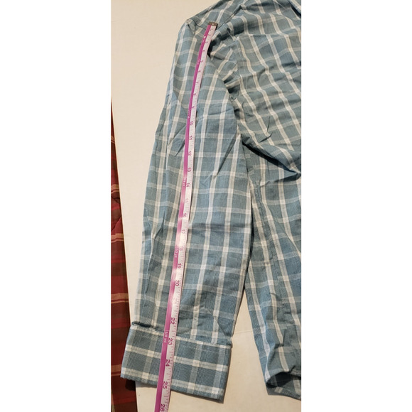 Van Heusen Long Sleeve XL Blue and White Checked Traveler Dress Shirt - Picture 5 of 9